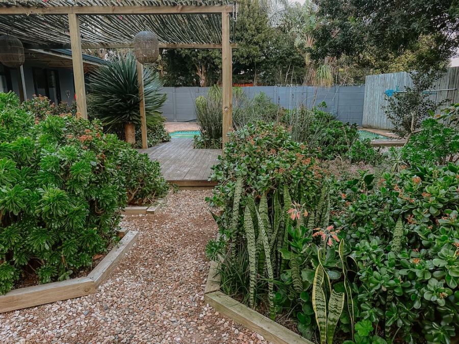 To Let 4 Bedroom Property for Rent in Kommetjie Western Cape